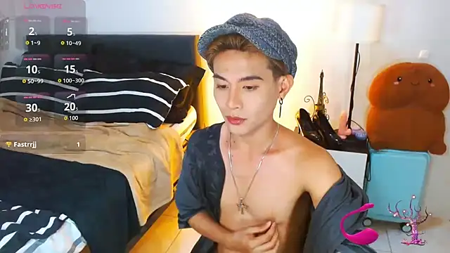 Snapshot of WildestTwink chatting on 06/19/26, 01:37 WildestTwink online show from 06/19/26, 01:37