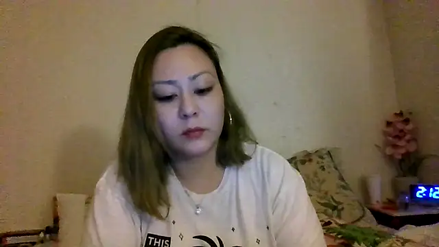 YOUNGFLICKA online show from 12/04/25, 08:12