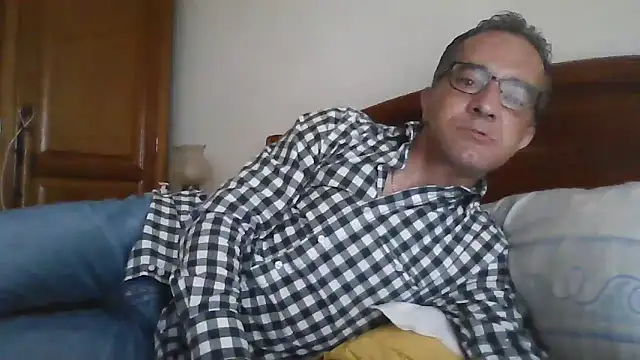 CarlosRocha73 online show from 04/13/26, 12:32