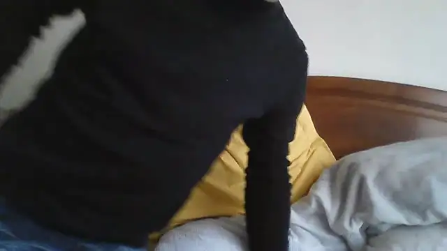 CarlosRocha73 online show from 04/15/26, 11:06