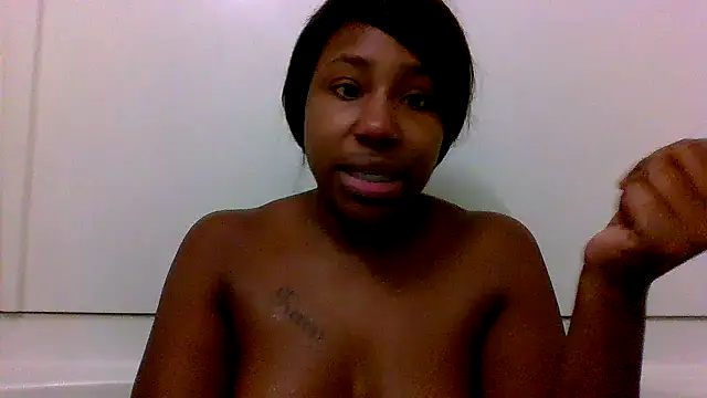 Xochillovemoney2 online show from 12/07/24, 05:59