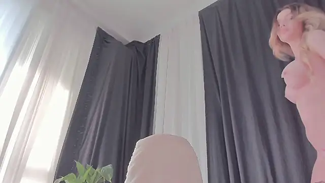 blond3bab3 online show from 01/23/25, 12:19