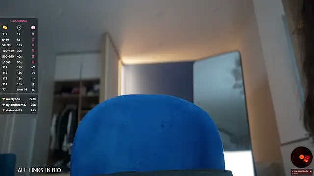 LAUREL HAZEL online show from 02/13/25, 01:40