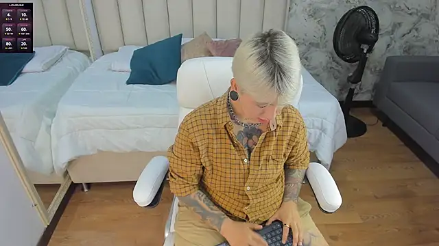 amy ink online show from 11/06/25, 11:22