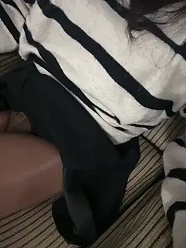 Snapshot of Chic_desire chatting on 01/31/26, 09:35 Chic desire online show from 01/31/26, 09:35