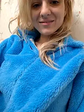 YogisticJuli666 online show from 12/10/24, 05:07