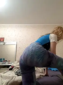 YogisticJuli666 online show from 01/22/25, 05:37