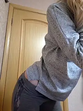 YogisticJuli666 online show from 01/29/25, 06:33