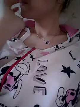 YogisticJuli666 online show from 02/18/25, 02:06