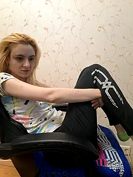 YogisticJuli666 online show from 02/20/25, 06:50