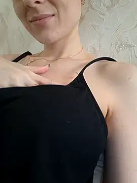 YogisticJuli666 online show from 10/09/25, 06:33