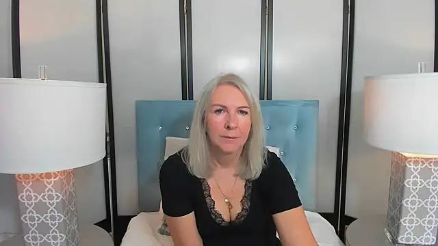 EricaTop online show from 10/12/25, 04:55