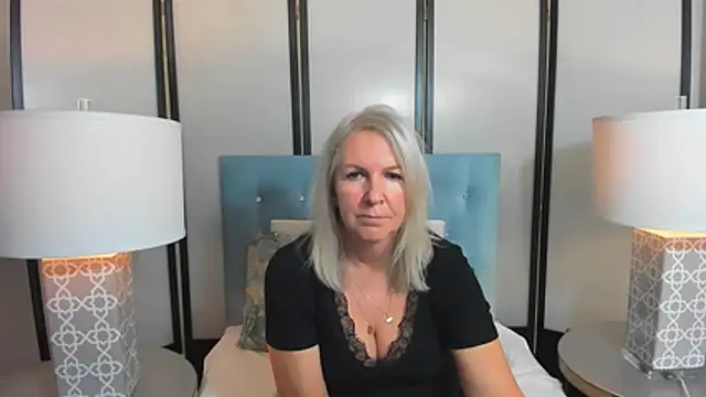 EricaTop online show from 11/03/25, 04:52