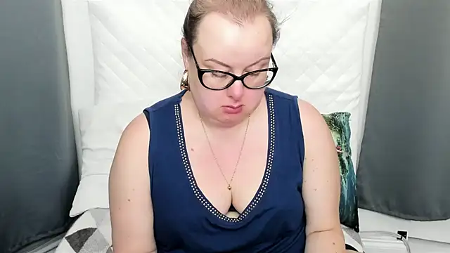 Snapshot of dirtyBonnie chatting on 11/20/25, 04:45 dirtyBonnie online show from 11/20/25, 04:45