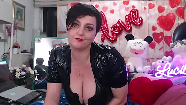 lucillabollente online show from 02/12/26, 05:52