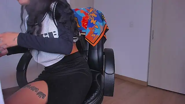 Lisegg  online show from 10/15/25, 09:42