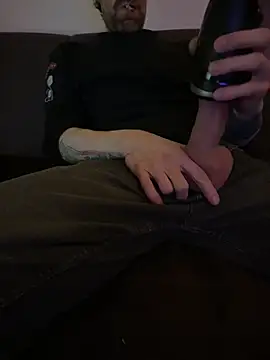 Snapshot of LionBoy1976 chatting on 12/29/24, 06:35 LionBoy1976 online show from 12/29/24, 06:35