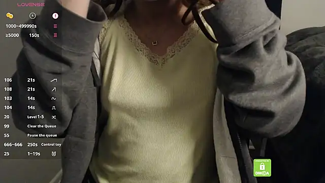 Snapshot of bxdgirlhr chatting on 02/21/25, 03:34 bxdgirlhr online show from 02/21/25, 03:34