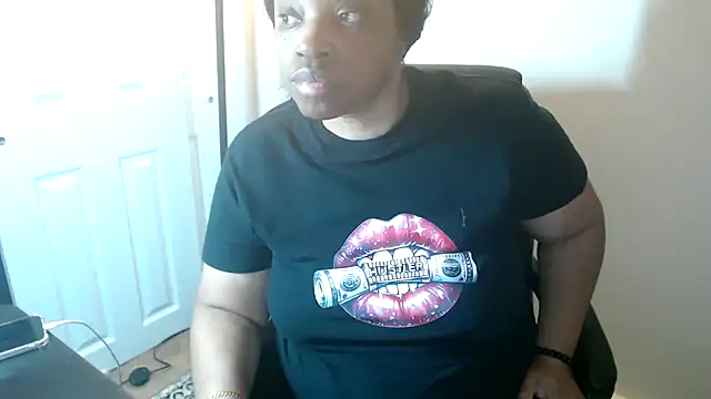 Sexymona1218 online show from 03/24/26, 01:54