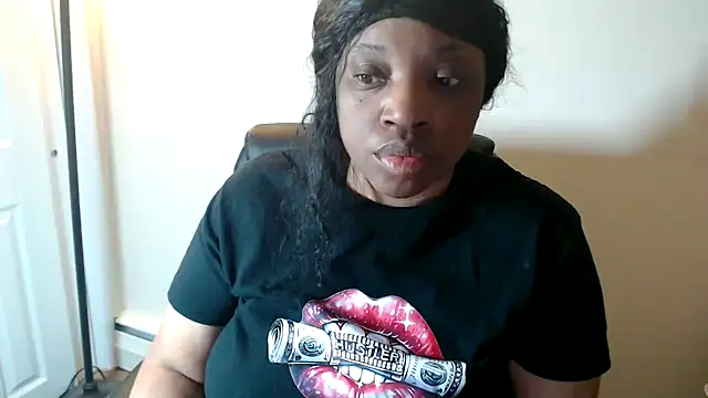 Sexymona1218 online show from 04/13/26, 01:11