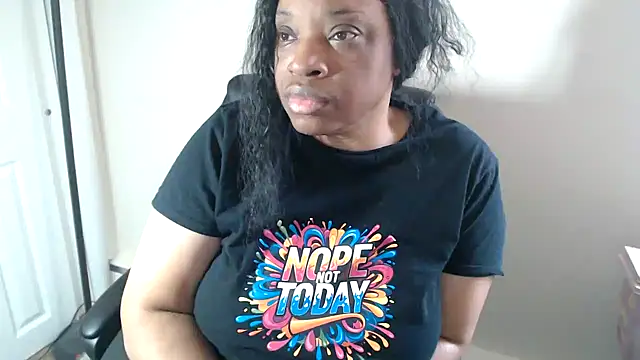 Sexymona1218 online show from 04/13/26, 02:22