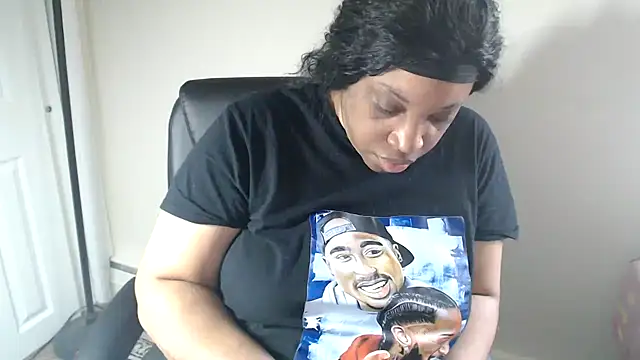 Sexymona1218 online show from 04/15/26, 07:58