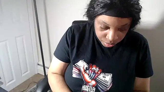 Sexymona1218 online show from 05/22/26, 08:58