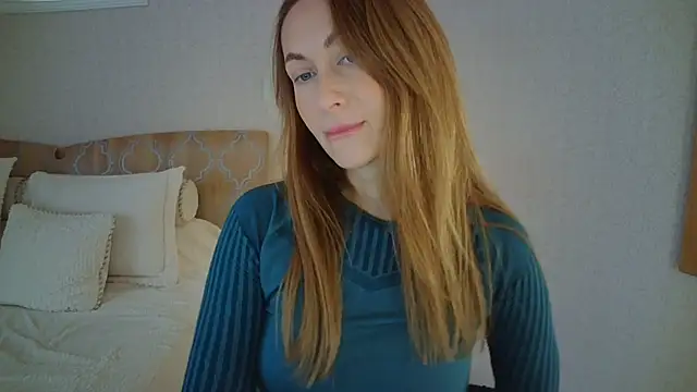 Luna Hoty online show from 10/02/25, 06:09