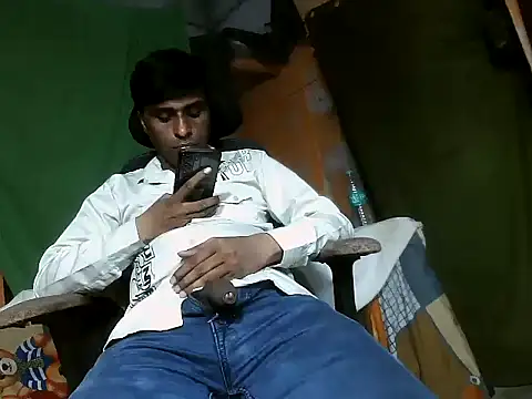 desiboy1101 online show from 10/28/25, 01:58