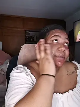 Snapshot of Daddys_girl1 chatting on 10/29/25, 12:24 Daddys girl1 online show from 10/29/25, 12:24