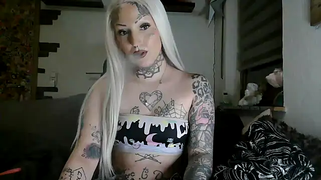 RoxxyInk online show from 04/05/26, 09:12