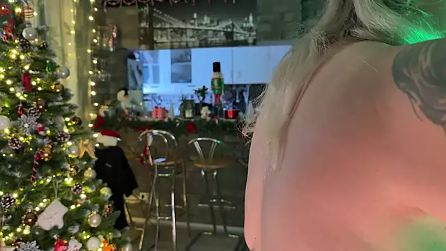 Monageil online show from 12/20/25, 09:05