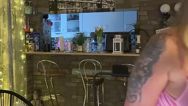 Monageil online show from 02/11/26, 07:35