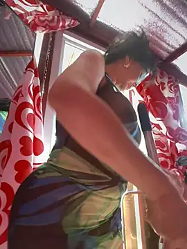 Snapshot of sweetieme chatting on 02/23/26, 02:42 sweetieme online show from 02/23/26, 02:42