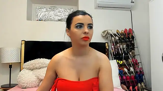 juliahayessxx online show from 04/13/26, 06:35