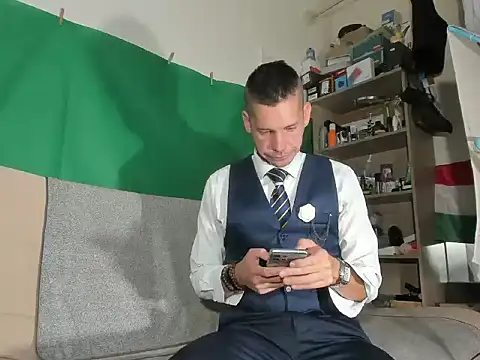 viraglaci18xh online show from 10/22/25, 08:36