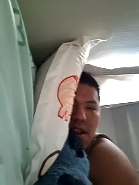 Snapshot of juliopantoja chatting on 02/25/26, 02:05 juliopantoja online show from 02/25/26, 02:05