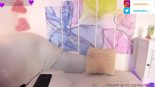 VanessaFox   online show from 02/06/25, 04:14