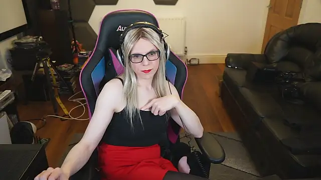 Snapshot of KelseyCobalt chatting on 01/06/25, 10:37 KelseyCobalt online show from 01/06/25, 10:37