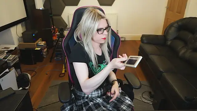 Snapshot of KelseyCobalt chatting on 01/18/25, 10:49 KelseyCobalt online show from 01/18/25, 10:49