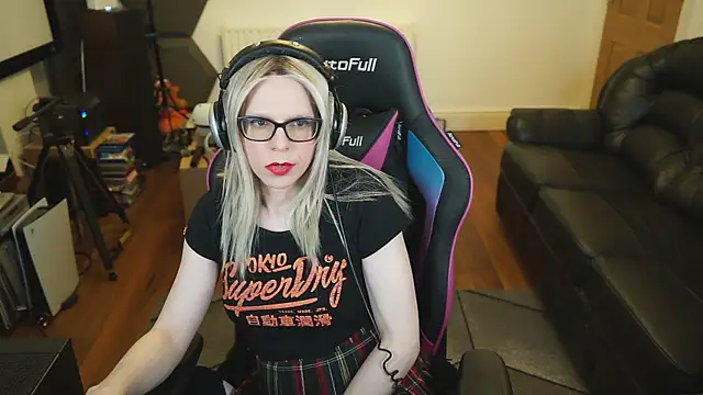 Snapshot of KelseyCobalt chatting on 02/25/25, 09:35 KelseyCobalt online show from 02/25/25, 09:35