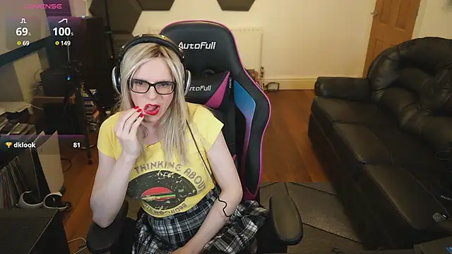 Snapshot of KelseyCobalt chatting on 03/12/25, 11:44 KelseyCobalt online show from 03/12/25, 11:44