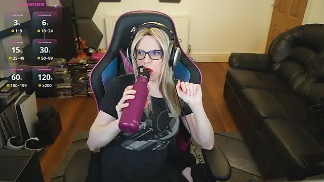 Snapshot of KelseyCobalt chatting on 03/18/25, 09:53 KelseyCobalt online show from 03/18/25, 09:53