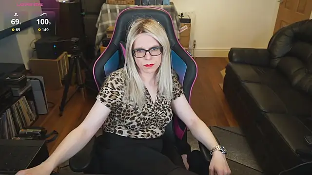 Snapshot of KelseyCobalt chatting on 10/09/25, 08:40 KelseyCobalt online show from 10/09/25, 08:40