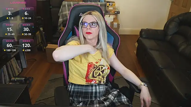 Snapshot of KelseyCobalt chatting on 10/18/25, 08:42 KelseyCobalt online show from 10/18/25, 08:42