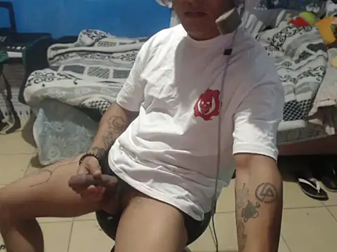 Snapshot of ElliotVqz182 chatting on 04/03/26, 12:36 ElliotVqz182 online show from 04/03/26, 12:36