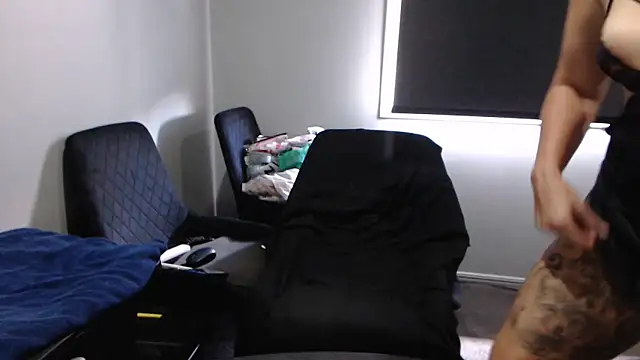 poisonivyx online show from 02/19/25, 02:33