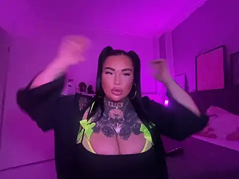  MelinaCurves  online show from 01/16/25, 06:59