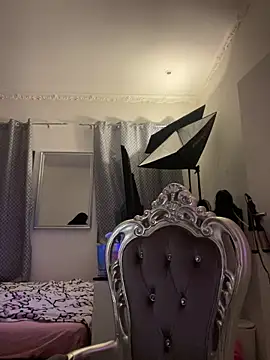  MelinaCurves  online show from 10/13/25, 09:37