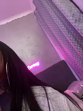  MelinaCurves  online show from 11/18/25, 10:25